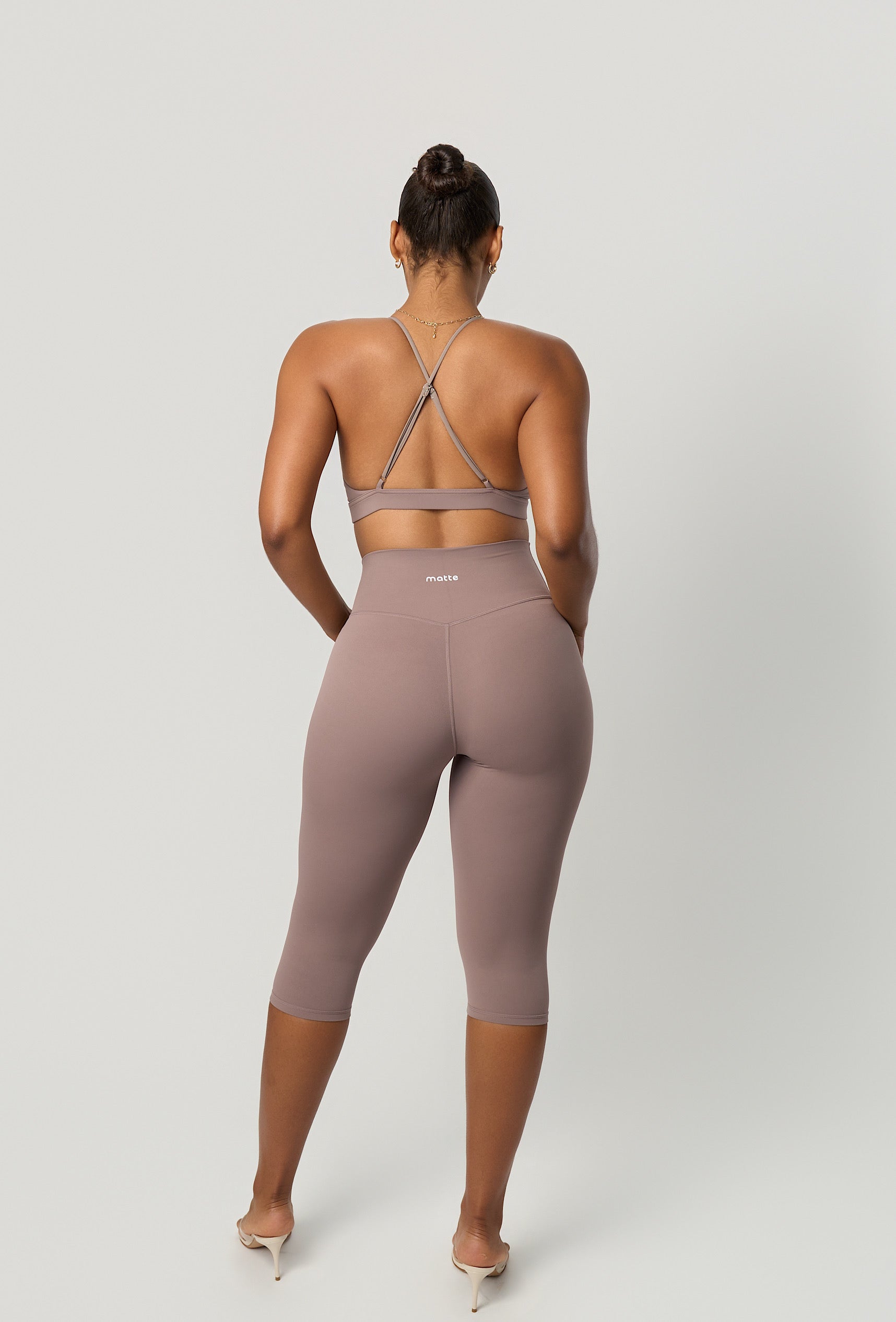 Capri Essential Legging - Taupe